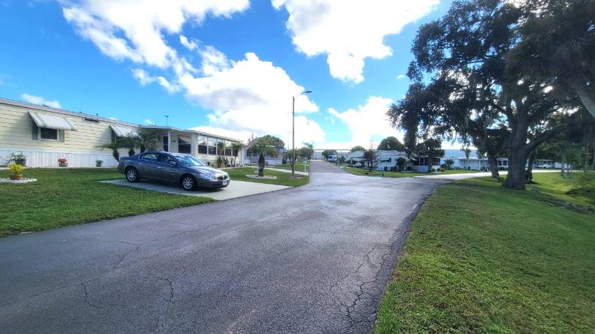 84 Emerald Dr. East a Dundee, FL Mobile or Manufactured Home for Sale